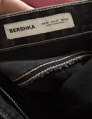 Pantalón Bershka gris desgastado