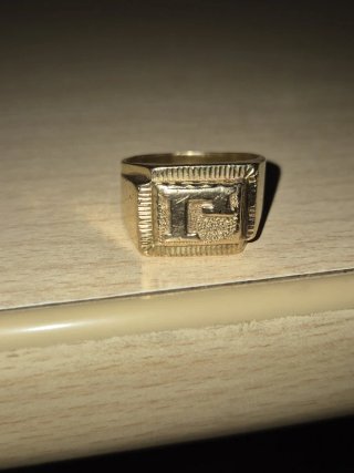 Anillo Sello Oro 18k letra J 11.11g