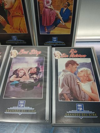 9 vhs, Películas de MARILYN  MONROE + foto del actor enmarcada