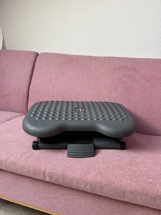 Reposapiés ajustable para oficina