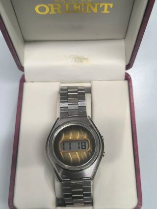 Reloj Orient Digital LCD