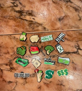 Pines para Crocs de Dinero y CEO