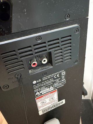 Altavoz LG Negro Torre. Urge