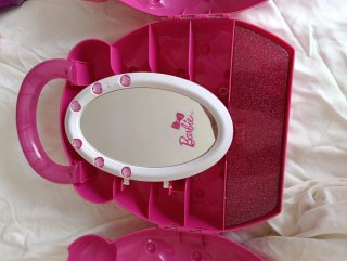 Guardaroba Barbie rosa con specchio