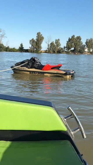 Moto de agua Sea-Doo GTX Negra y Dorada