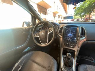 Opel Astra 2012
