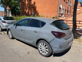 Opel Astra 2012