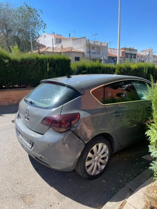 Opel Astra 2012