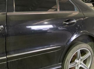 Puerta trasera izquierda mercedes clase e bm 59991