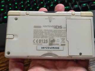 Nintendo DS Lite bianca (Funziona con caricatore)