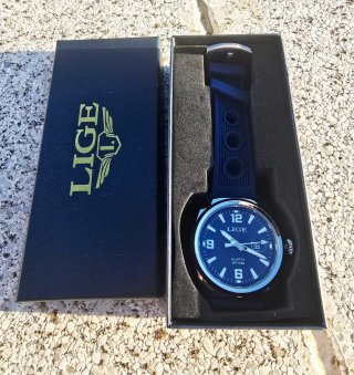 Reloj LIGE azul correa perforada nuevo
