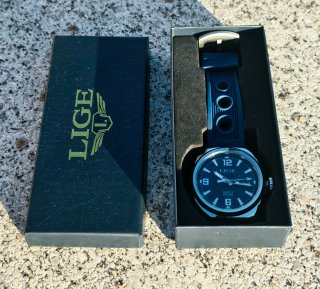 Reloj LIGE azul correa perforada nuevo
