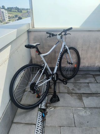 Bicicleta de paseo Btwin plateada