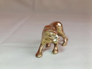 Figura felino en bronce