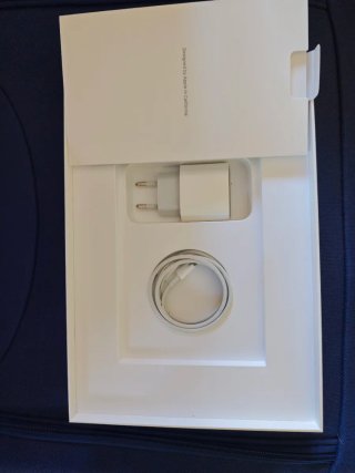 iPad 8ª Gen Wi-Fi + Penna + Cover