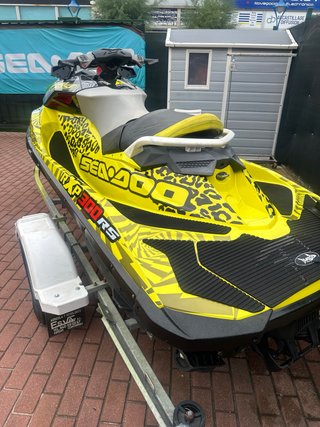 Moto de agua Sea-Doo RXP-X 300 RS Amarilla