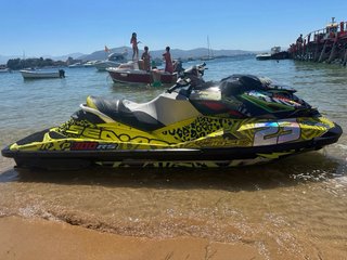 Moto de agua Sea-Doo RXP-X 300 RS Amarilla