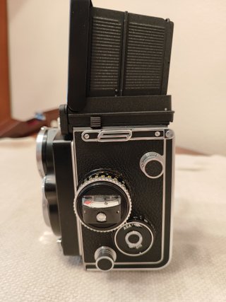 Rolleiflex 2.8F Planar 80mm f/2.8