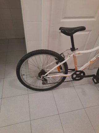 Bicicleta Infantil Decathlon Blanca y Naranja