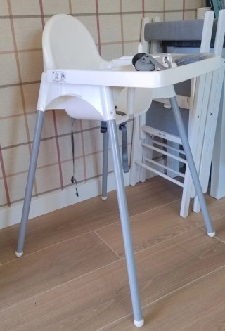 Trona infantil blanca