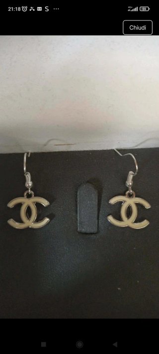 Orecchini pendenti Chanel logo CC