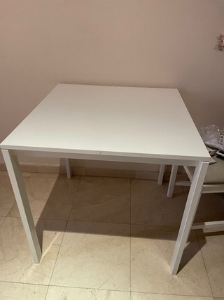 Mesa comedor cuadrada blanca