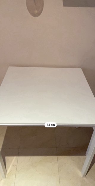 Mesa comedor cuadrada blanca