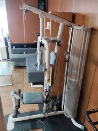 Máquina de ejercicios universal