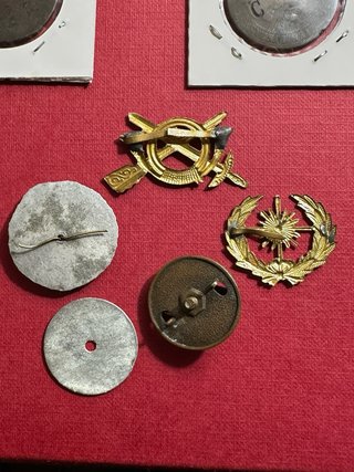 Lote monedas y insignias Guerra Civil FAI CNT EP..