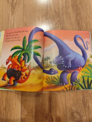 Dinosaurs Love Underpants
