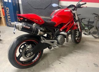 Ducati Monster 696 Roja