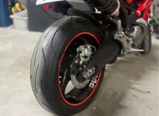 Ducati Monster 696 Roja