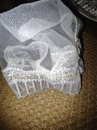 Pañuelo bordado para ramo de novia