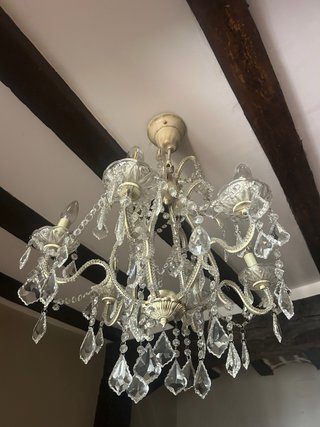 Lámpara de araña de cristal y metal