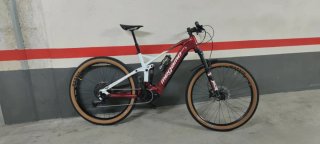 Megamo Crave AL 40 Ltd 2024 - 1700km - talla M