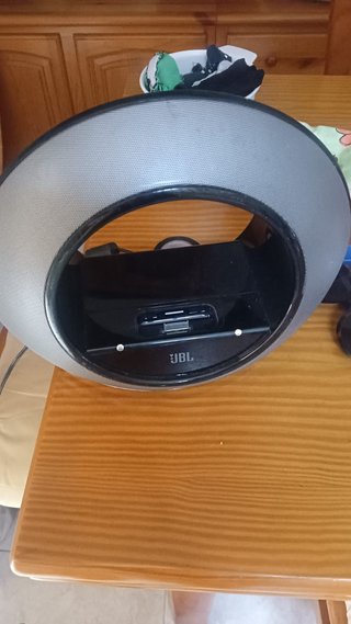 Altavoz JBL Circular Negro y Gris