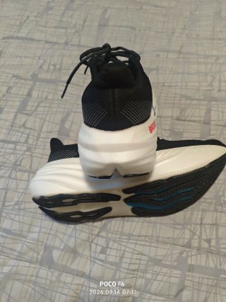 Scarpe running Brooks nere