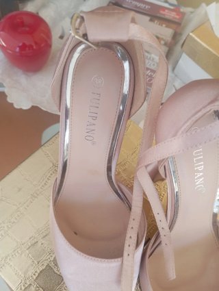 Décolleté raso rosa con cinturino