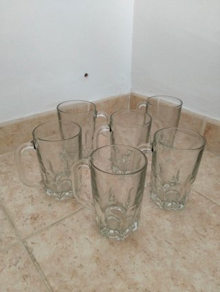 Jarras de cerveza grandes de cristal