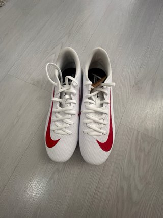 Zapatillas Fútbol Nike Blancas y Rojas