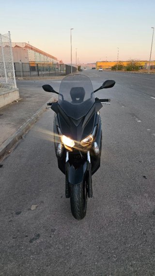 Yamaha X-MAX 250 Negra