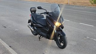 Yamaha X-MAX 250 Negra