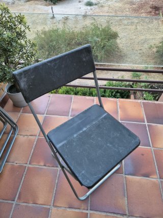 4 sillas plegables Ikea negras