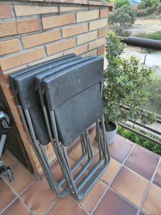4 sillas plegables Ikea negras
