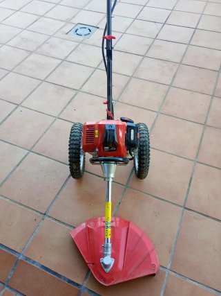 Cortacésped con ruedas