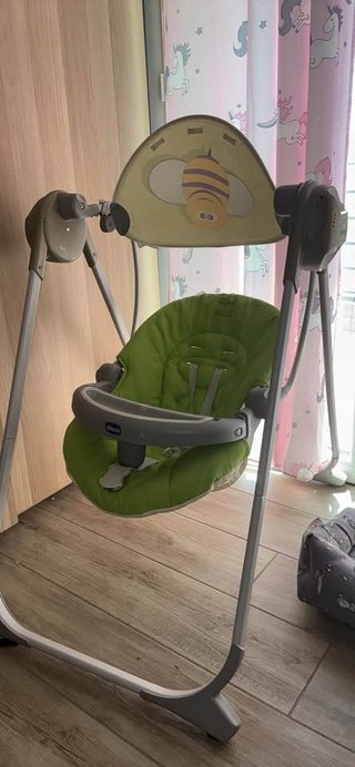 Mecedora bebé Chicco verde con capota