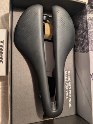 Bontrager Aeolus RSL + Luz Trasera Trek Flare RT