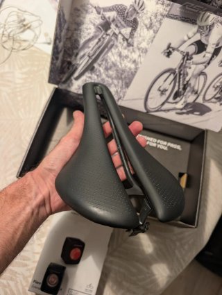 Bontrager Aeolus RSL + Luz Trasera Trek Flare RT