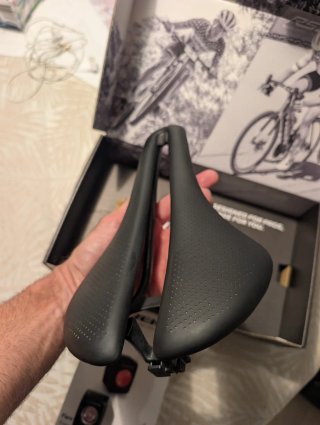 Bontrager Aeolus RSL + Luz Trasera Trek Flare RT