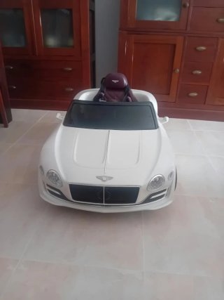 Coche eléctrico infantil a batería